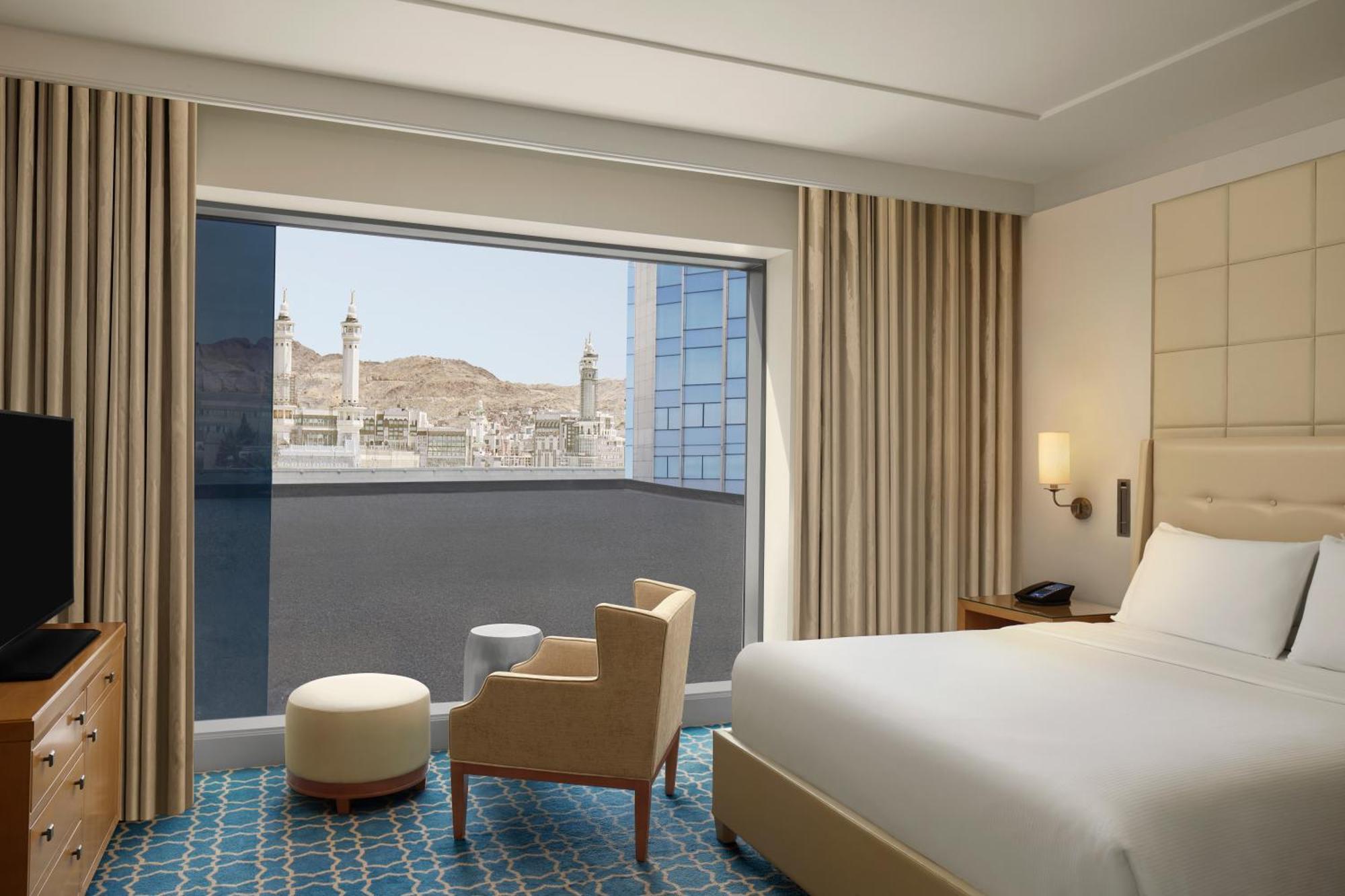 Hilton Hotel & Convention Jabal Omar Makkah Mekka Kültér fotó A view of the Sana'a skyline from a guest room at the Ritz-Carlton Riyadh