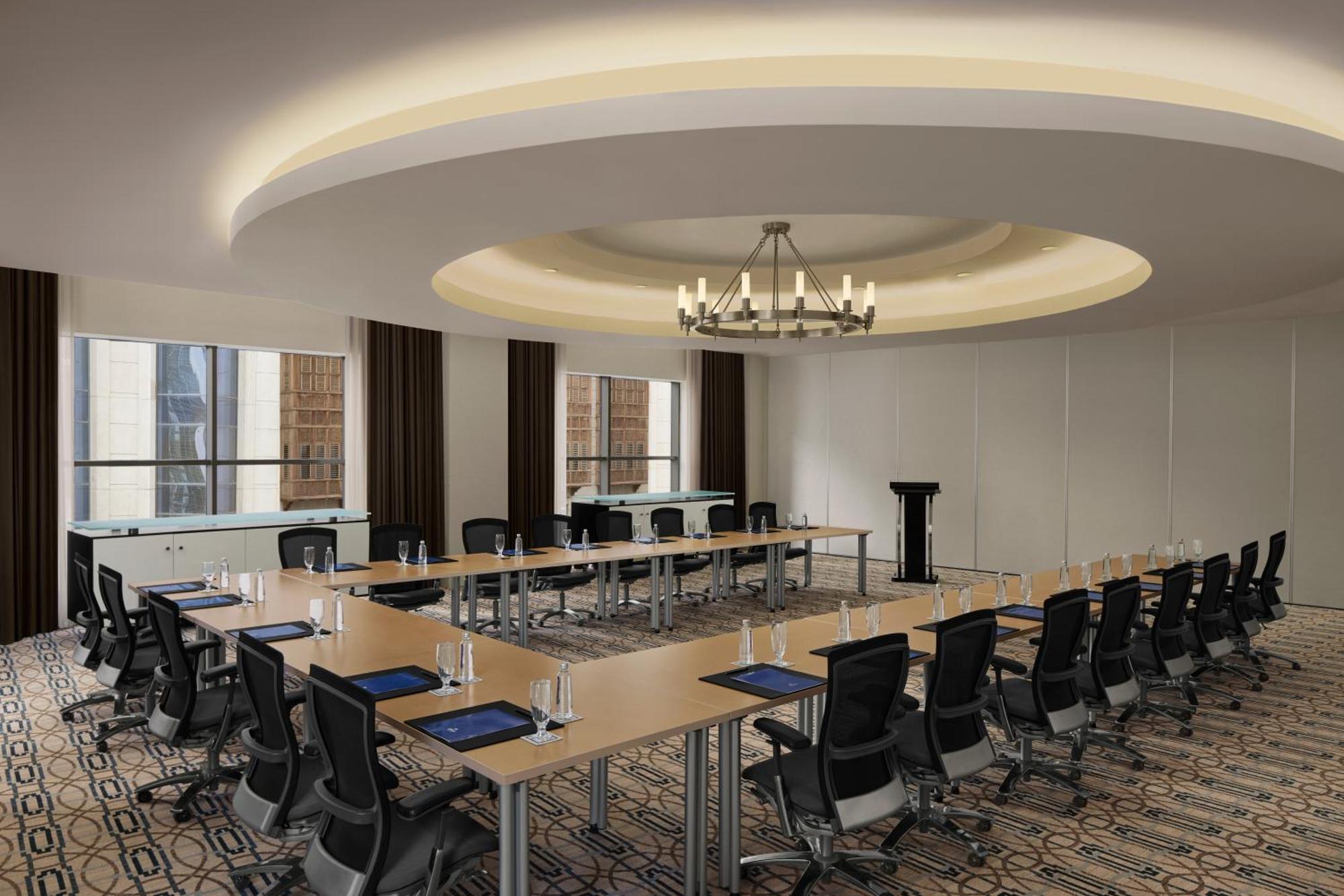Hilton Hotel & Convention Jabal Omar Makkah Mekka Kültér fotó A meeting room at the hotel