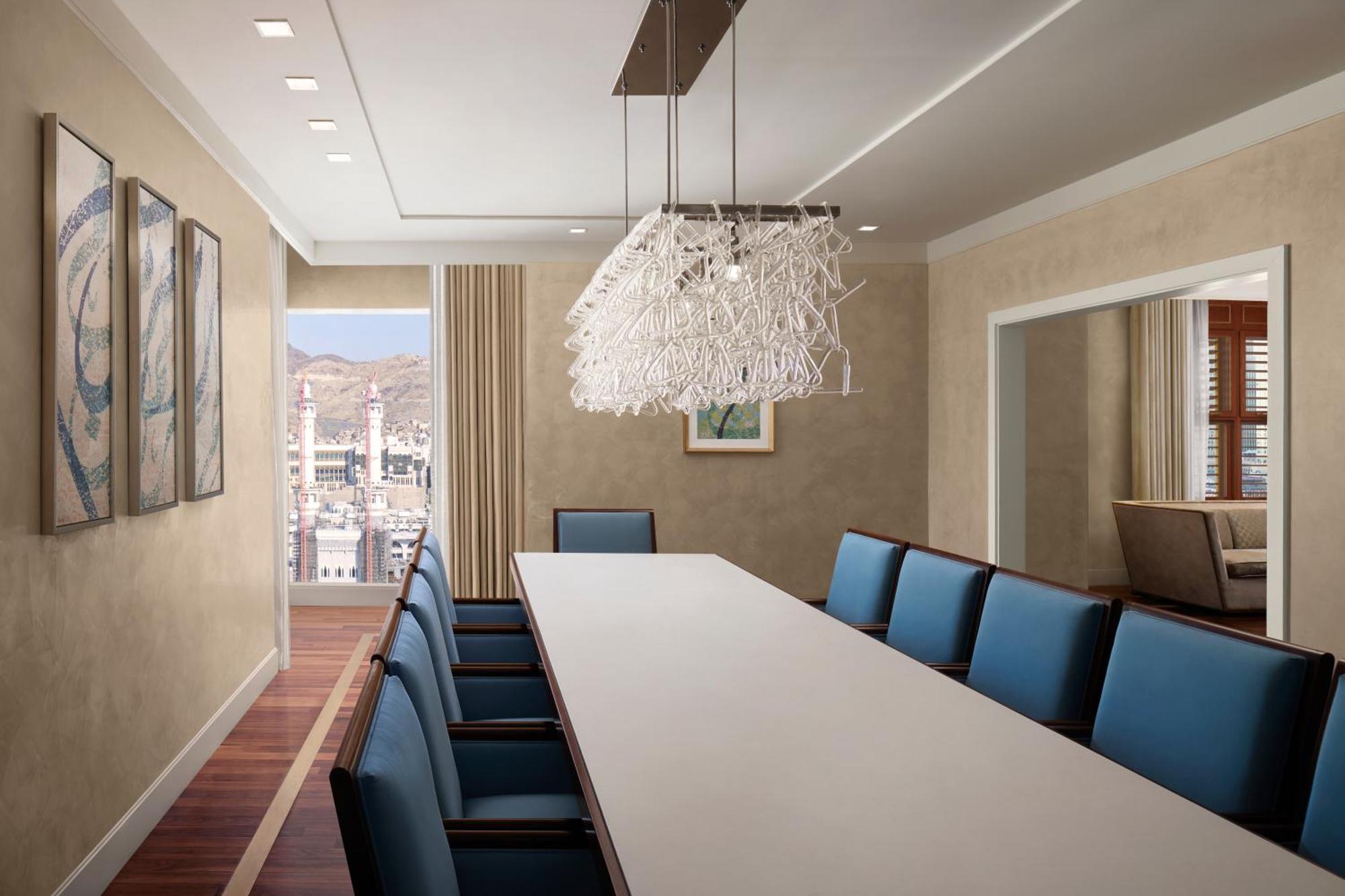 Hilton Hotel & Convention Jabal Omar Makkah Mekka Kültér fotó A meeting room at the Ritz-Carlton, San Francisco