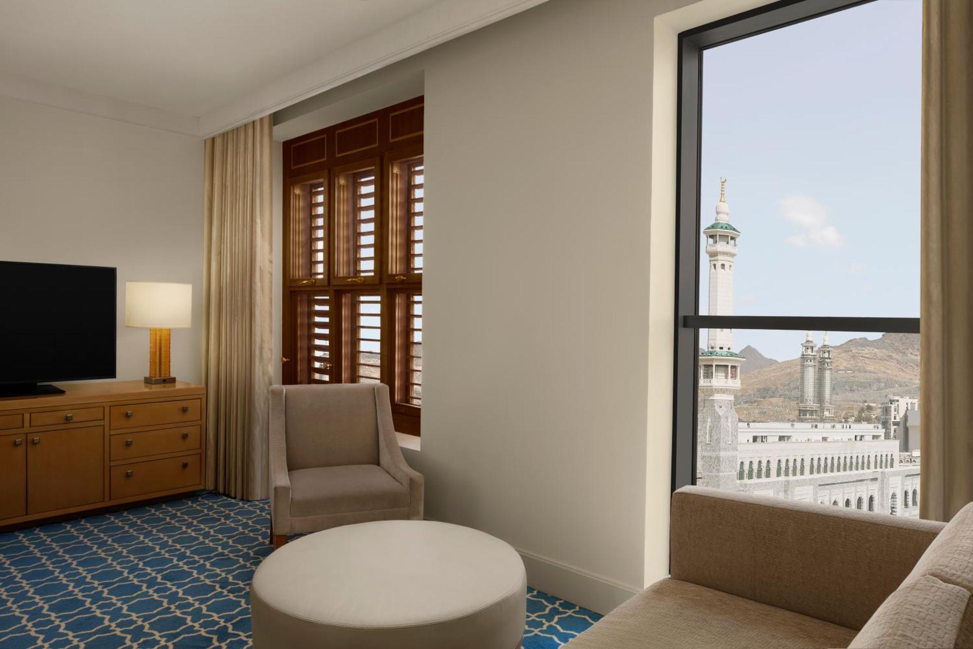 Hilton Hotel & Convention Jabal Omar Makkah Mekka Kültér fotó A view of the Sana'a skyline from a guest room at the Ritz-Carlton Riyadh