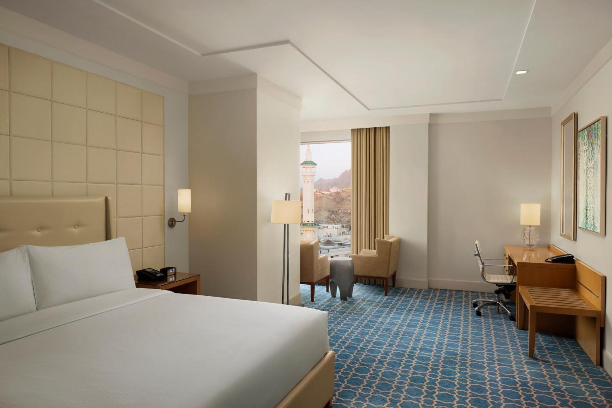 Hilton Hotel & Convention Jabal Omar Makkah Mekka Kültér fotó A guest room at the hotel