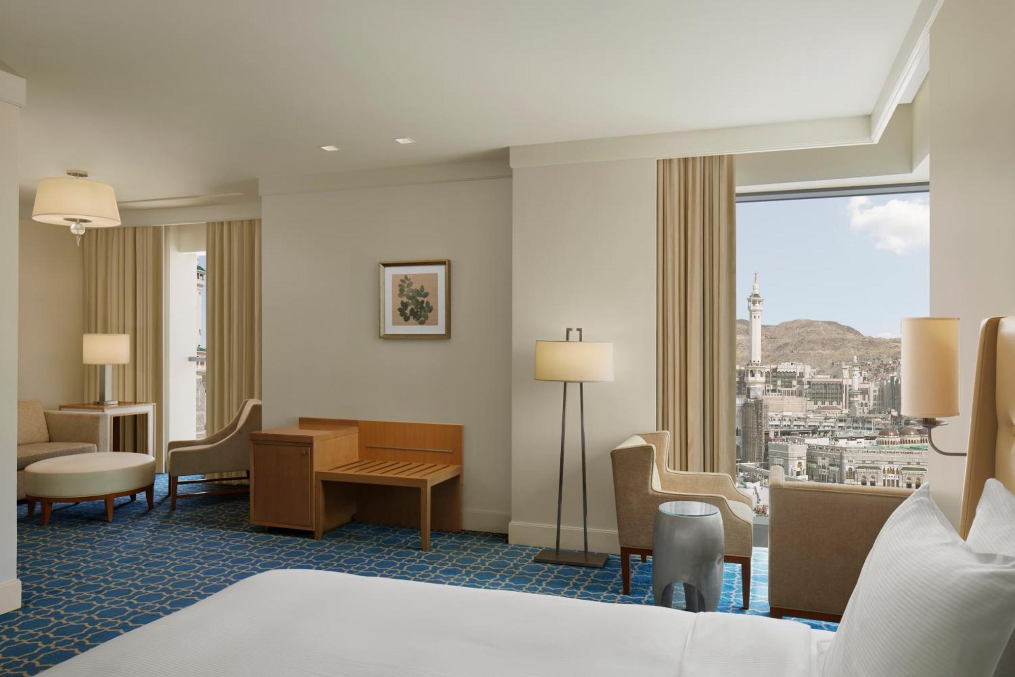 Hilton Hotel & Convention Jabal Omar Makkah Mekka Kültér fotó A view of the San Francisco skyline from a guest room at the Ritz-Carlton, San Francisco
